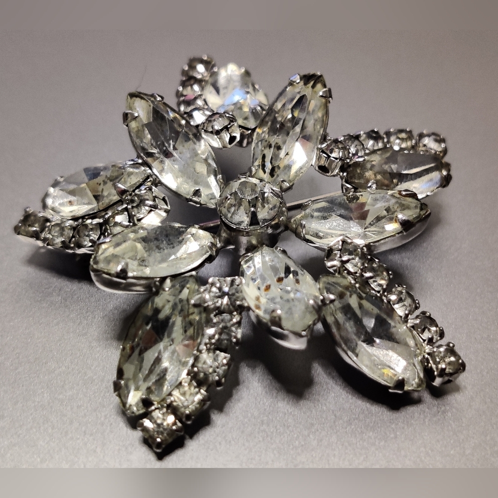 Dazzling Juliana Style Vintage Ice Clear Crystals Pin/Brooch